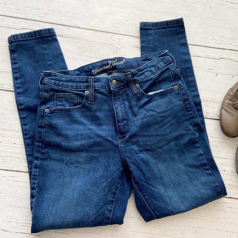 Universal Thread High Rise Jeans - Picture 3 of 6